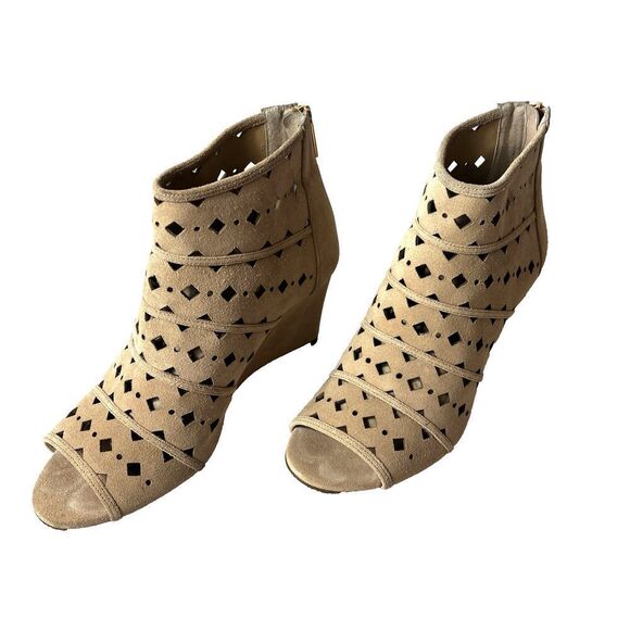 Michael Kors Women's 9.5 M Beige Wedge Suede Wrap Cutout Back Zip Peep Toe Heels - Picture 2 of 10